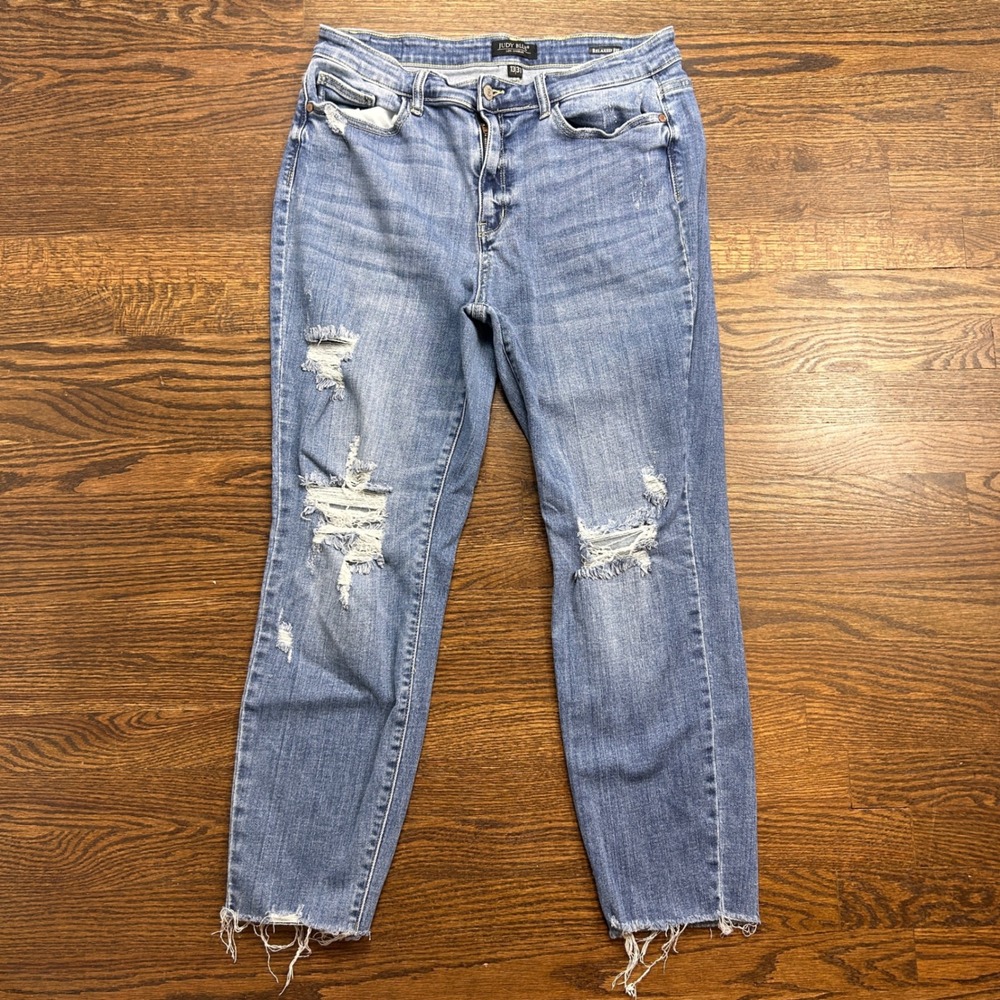 Judy Blue Relaxed Fit Jeans Womens 13/31 Blue Medium Wash Distressed Raw Hem